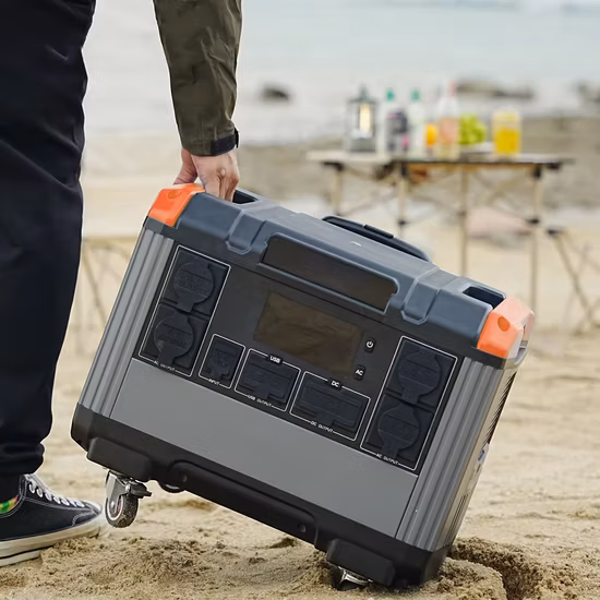 2022 heißer Verkauf DIY anpassbarer Whaylan 300W Solargenerator Schwarz 110V 220V Batterie netzunabhängiges tragbares Solarkraftwerk mit Sonnenkollektoren für Camping